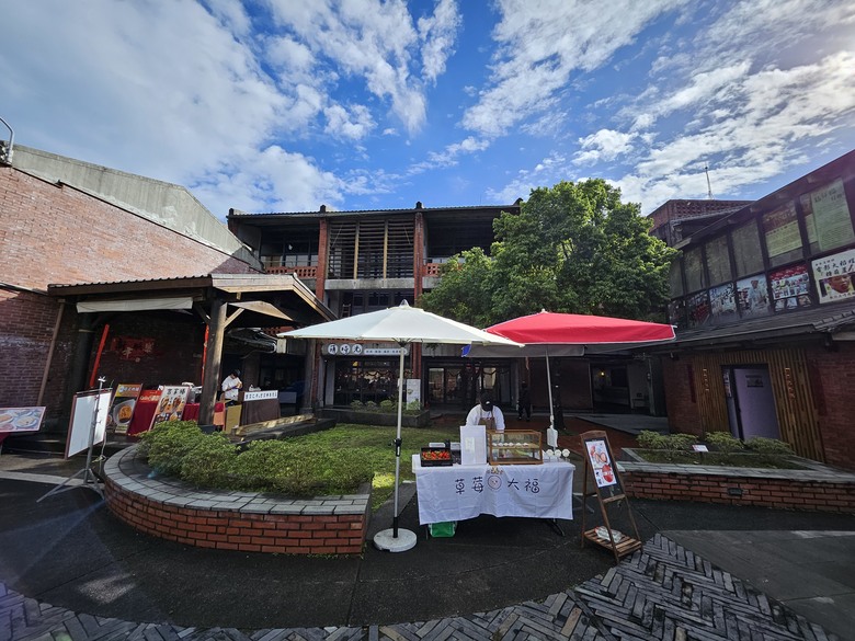 【小惡魔畫蛇添福】我們家的三天兩夜宜蘭之行 - Day1 - 宜蘭傳統藝術中心 / 熊飽鍋物涮涮鍋 / 誠闊礁溪渡假飯店