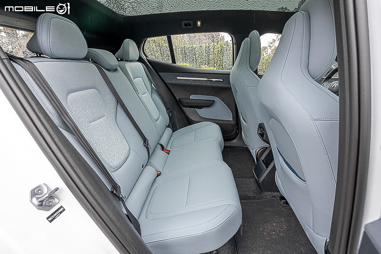 Volvo EX30 Twin Motor Performance 試駕｜ 有型、有趣但不容小覷的純電小休旅！