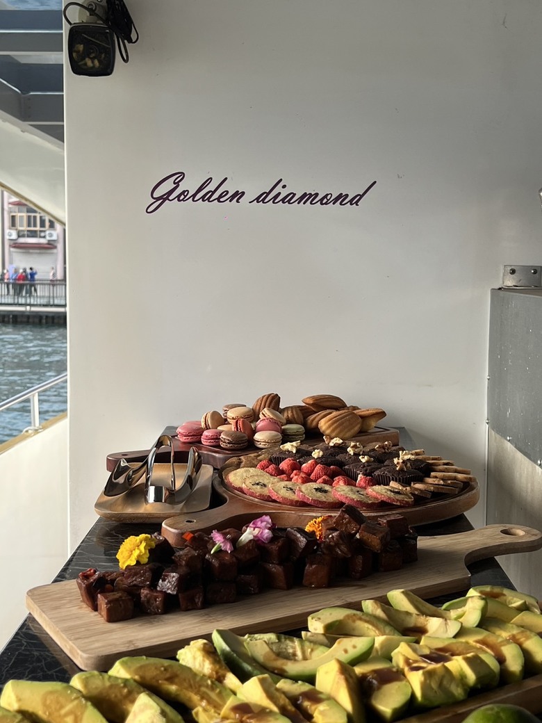 日月潭純電能派對遊艇