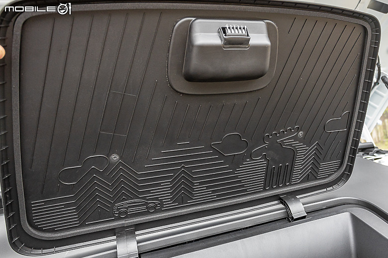 Volvo EX30 Twin Motor Performance 試駕｜ 有型、有趣但不容小覷的純電小休旅！