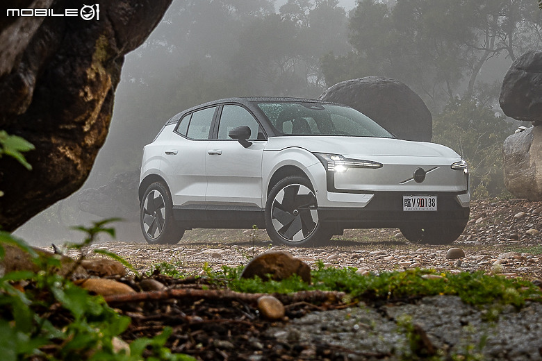 Volvo EX30 Twin Motor Performance 試駕| 有型、有趣但不容小覷的純電小休旅!
