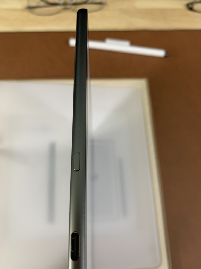 這是最大的Kindle喔～2024 最新款Kindle Scribe2 vs Paperwhite 6