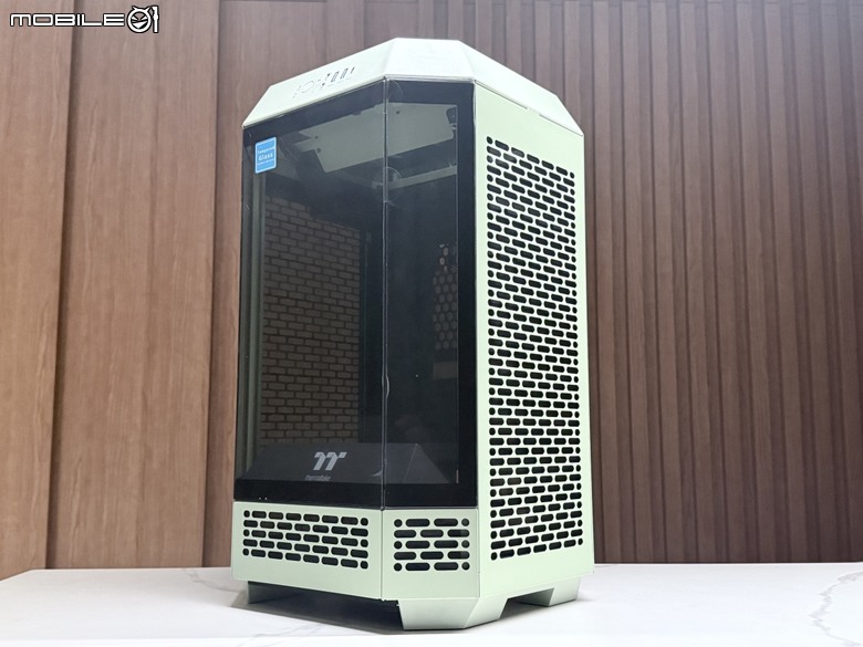 透視 The Tower 家族新成員! Tower 250 ITX機殼