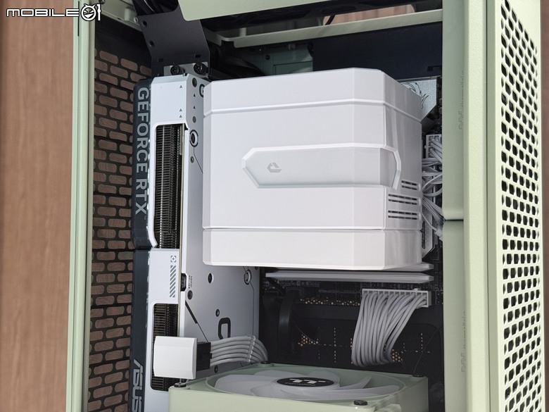 透視 The Tower 家族新成員! Tower 250 ITX機殼