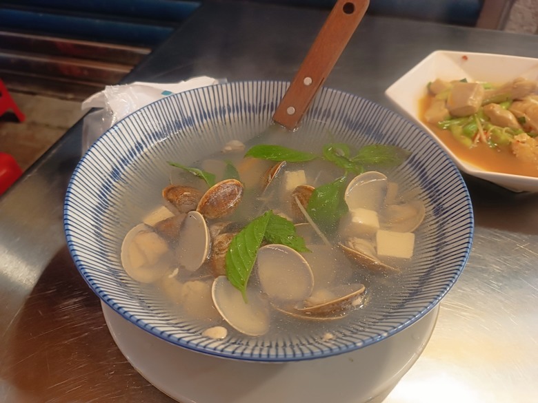湯圍溝溫泉公園、麒麟酒店、成功國小舊禮堂與校長宿舍(moku旅人書店)、聖母醫院耶穌聖心堂、勉民堂、羅東中山公園、中興文化創意園區 — 礁溪溫泉旅館與羅東一日遊