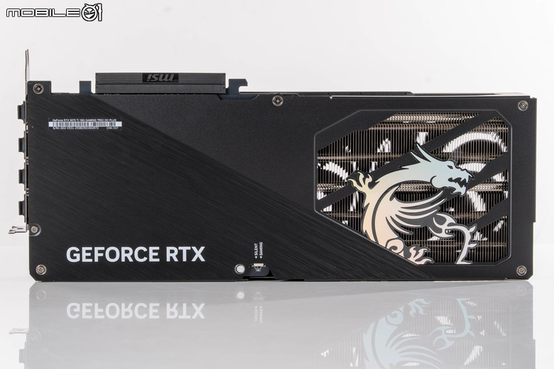 微星 GeForce RTX 5070 Ti 16G GAMING TRIO OC PLUS 顯示卡開箱實測 以大型散熱設計壓制效能提升熱情