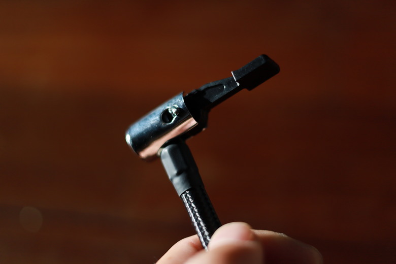 開箱 常在路上走跳的安全性預防配備 PHILO TP20 ll 無線5000容量電動急速打氣機