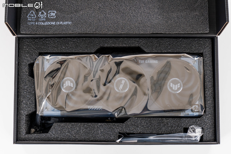 ASUS TUF GeForce RTX 5070 Ti O16G GAMING 顯示卡開箱實測 以優異散熱性能帶來效能加值的超頻卡選擇
