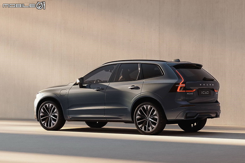 【國外新訊】Volvo 發佈新年式 XC60，外觀質感進化另換上全新車載系統！