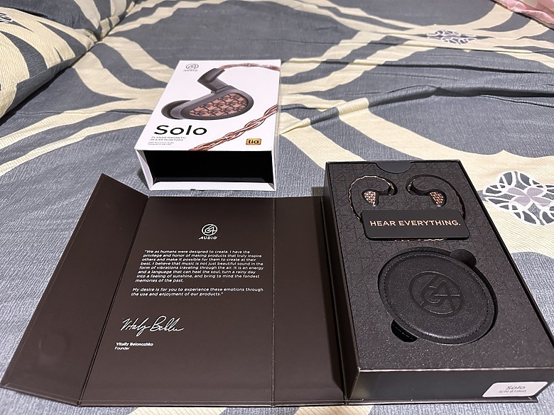 外型低調，價格卻不低調的平板耳道耳機64 Audio Solo