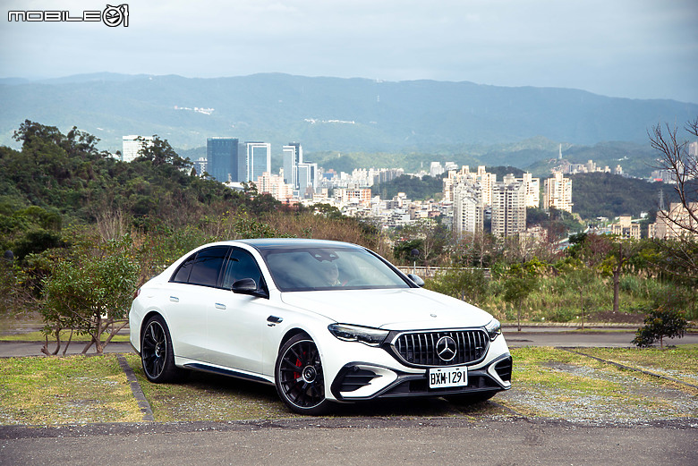 Mercedes-AMG E 53 Hybrid 4MATIC+試駕|完美詮釋性能與節能得以並存!feat. W124 500E