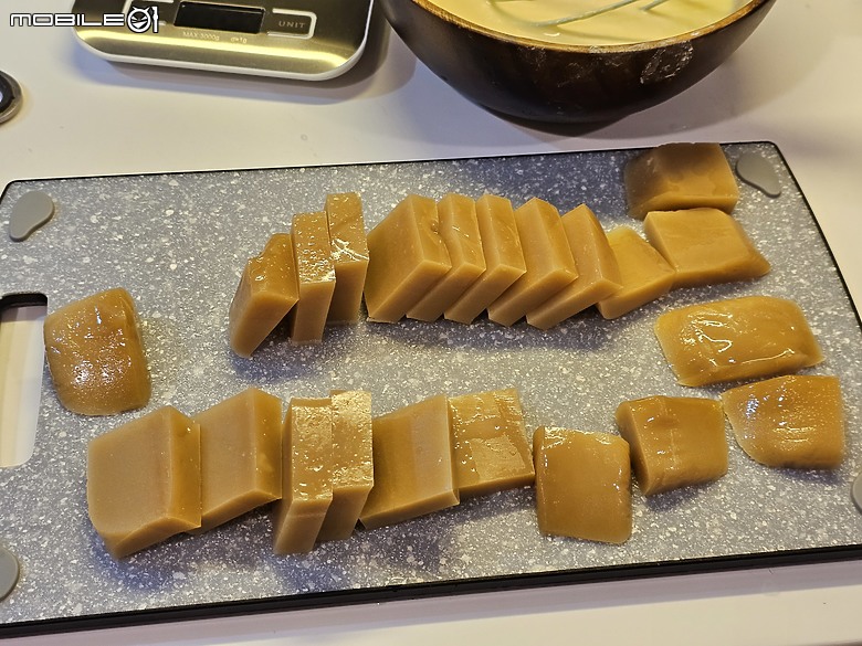 點我看大圖 年後小確幸:和老婆一起炸年糕,重溫兒時的甜蜜滋味