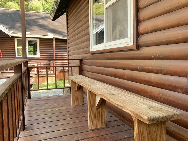 點我看大圖 獨棟主題式溜滑梯小木屋,房間裡面有滑梯還有很多玩具、玩偶,小朋友玩得超開心!