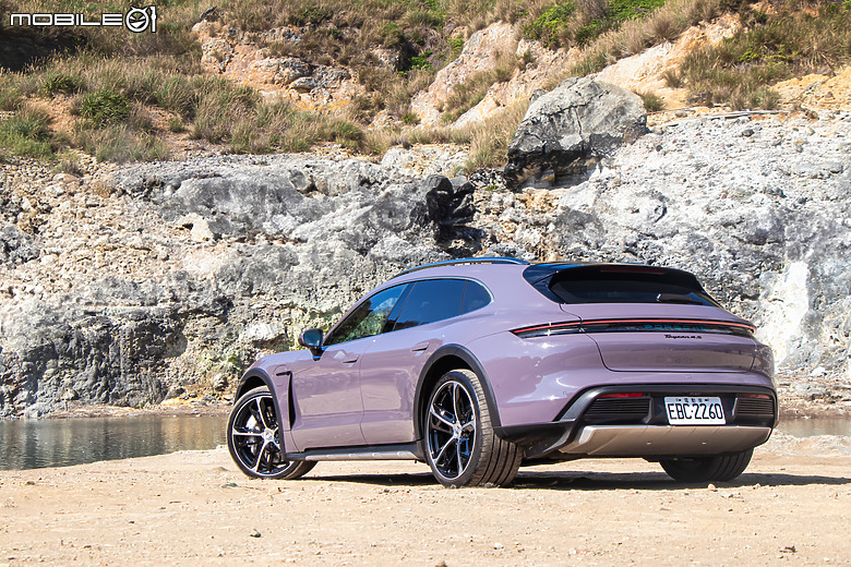 Porsche Taycan 4S Cross Turismo 小改款試駕|性能、續航大提升,還有難以取代的獨特性!