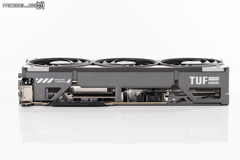ASUS TUF GeForce RTX 5070 Ti O16G GAMING 顯示卡開箱實測 以優異散熱性能帶來效能加值的超頻卡選擇