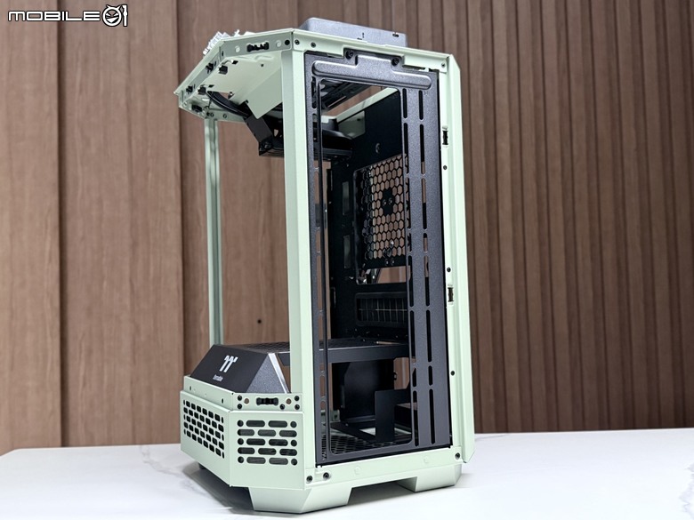 透視 The Tower 家族新成員! Tower 250 ITX機殼