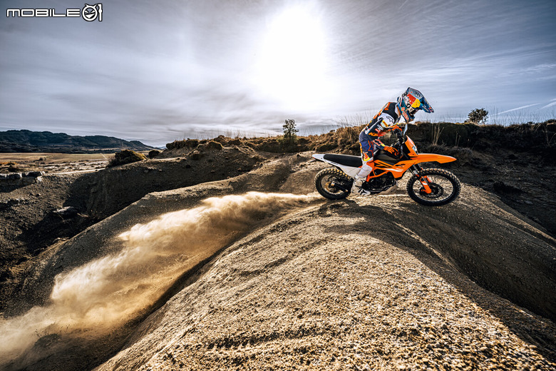 【海外新訊】2025 KTM 125 ENDURO R、KTM 390 ENDURO R 海外發表!