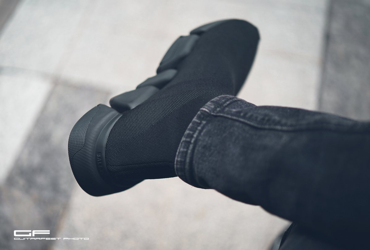 --是襪是鞋-- 巴黎世家 Balenciaga Speed Trainer 2.0 & YEEZY Pods之穿襪上路開箱分享