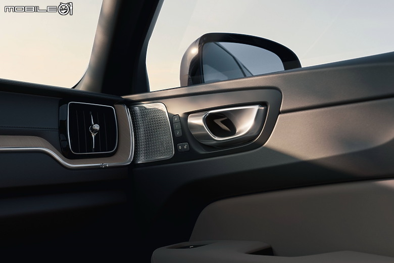 【國外新訊】Volvo 發佈新年式 XC60，外觀質感進化另換上全新車載系統！