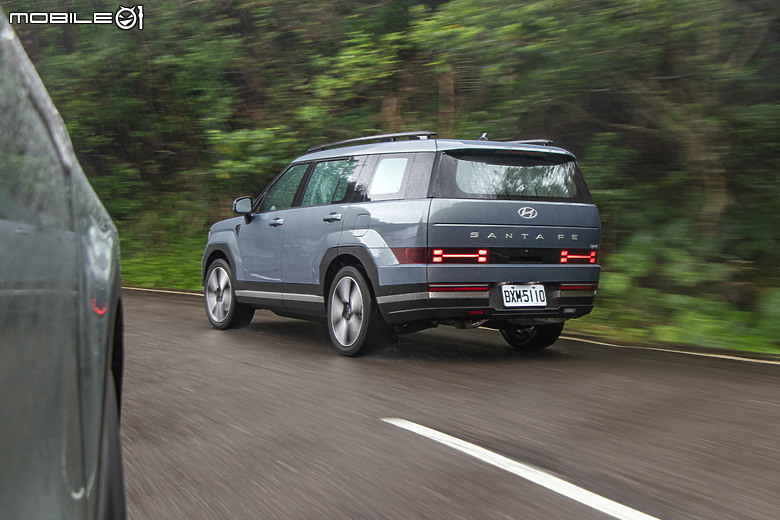今晚,我想來點韓風休旅全家餐!Hyundai Santa Fe vs. Kia Sorento
