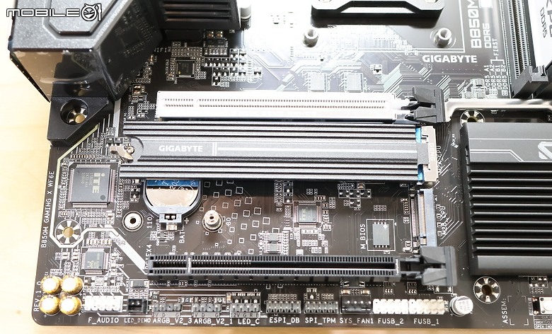 點我看大圖 技嘉 AM5 裝機系新板登場 B850M GAMING X WIFI6E 開箱