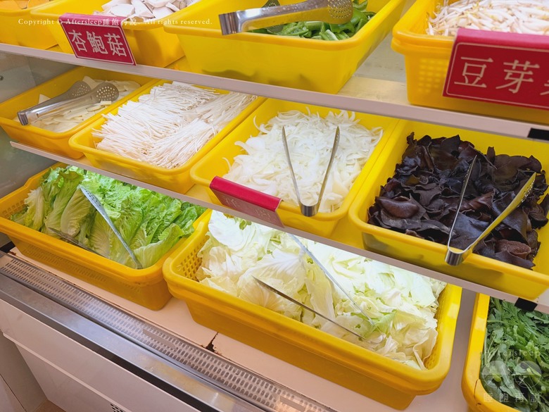 高雄鼓山｜中將燒肉屋＿在地老店燒肉吃到飽／無油煙的磁盤烤肉／CP值超高的火烤兩吃