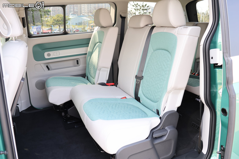 福斯商旅 Volkswagen ID.Buzz Pro S 試駕|承先啟後的經典味、豐富且出色的空間機能!