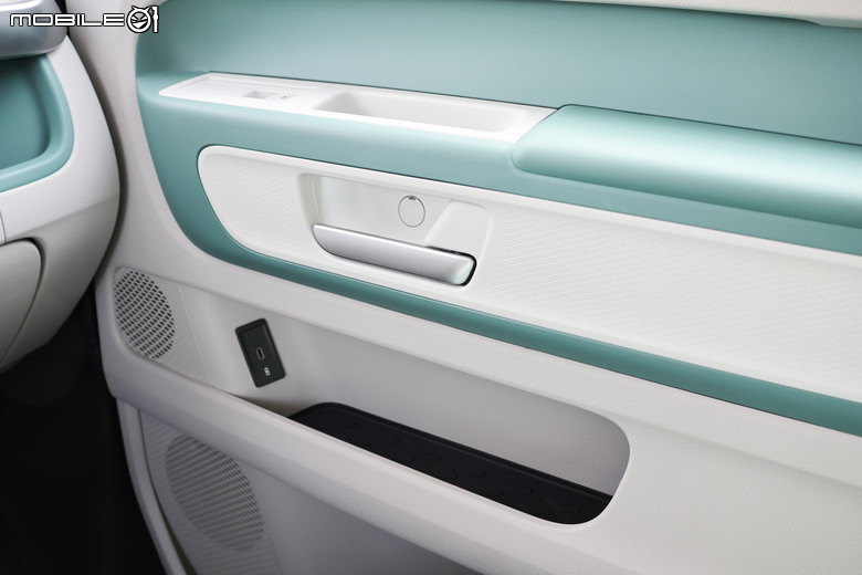 福斯商旅 Volkswagen ID.Buzz Pro S 試駕|承先啟後的經典味、豐富且出色的空間機能!