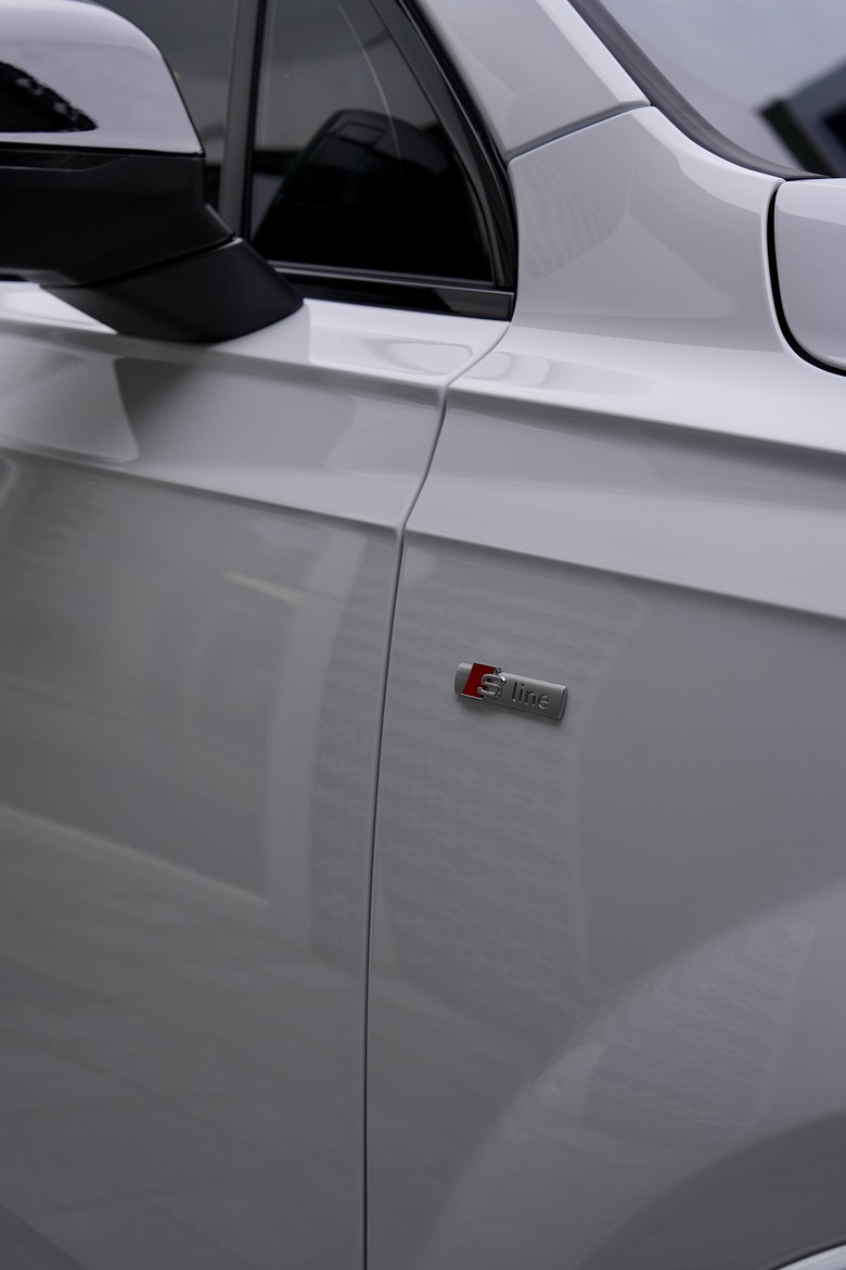 Audi Q7 55 TFSI quattro S line｜金屬冰川白 Glacier White｜交車照片分享