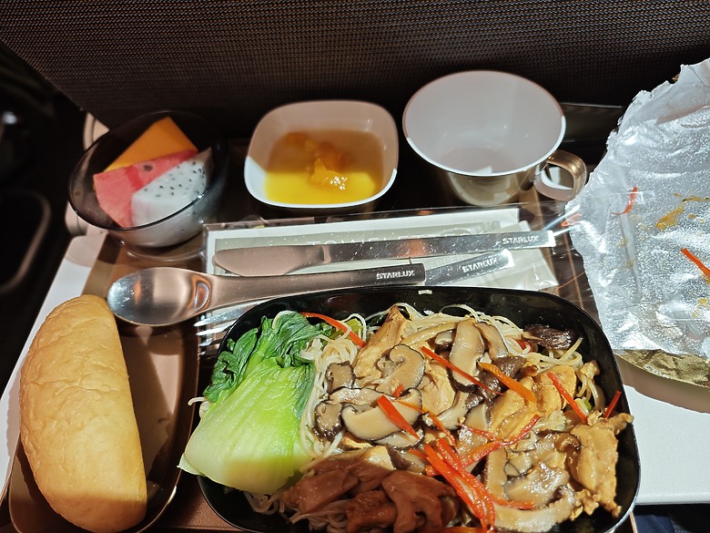 點我看大圖 2025 峴港自助7天 小米 14 Ultra 實拍 我們覺得峴港的最佳玩法