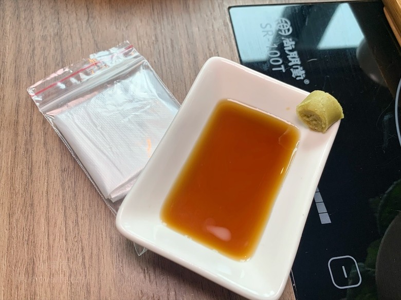 點我看大圖 火鍋餐前奉茶的儀式感,嚴選食材的精緻鍋物,咕溜的烏龜仙草凍,綿密的霜淇淋在這都吃的到