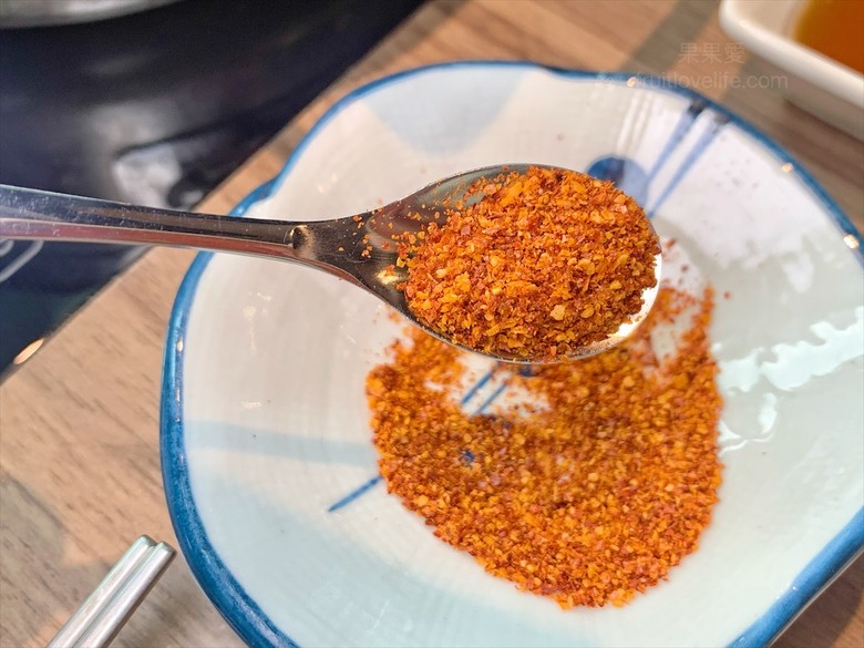 點我看大圖 火鍋餐前奉茶的儀式感,嚴選食材的精緻鍋物,咕溜的烏龜仙草凍,綿密的霜淇淋在這都吃的到