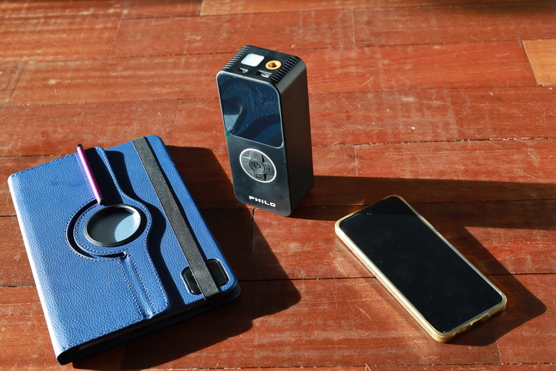 開箱 常在路上走跳的安全性預防配備 PHILO TP20 ll 無線5000容量電動急速打氣機