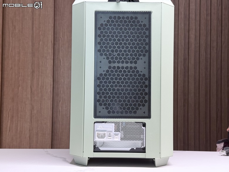 透視 The Tower 家族新成員! Tower 250 ITX機殼