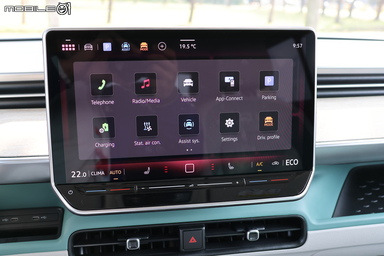 福斯商旅 Volkswagen ID.Buzz Pro S 試駕|承先啟後的經典味、豐富且出色的空間機能!