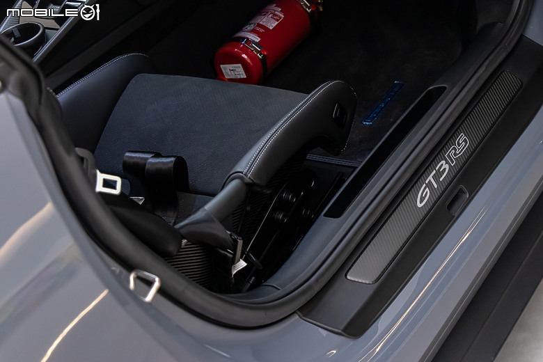 【採訪】911 GT3 RS×夢境幻想,AKA Automotive Arts《FOMA° ― Fantasy Over Modern Art》公益聯名展覽即刻啟航!