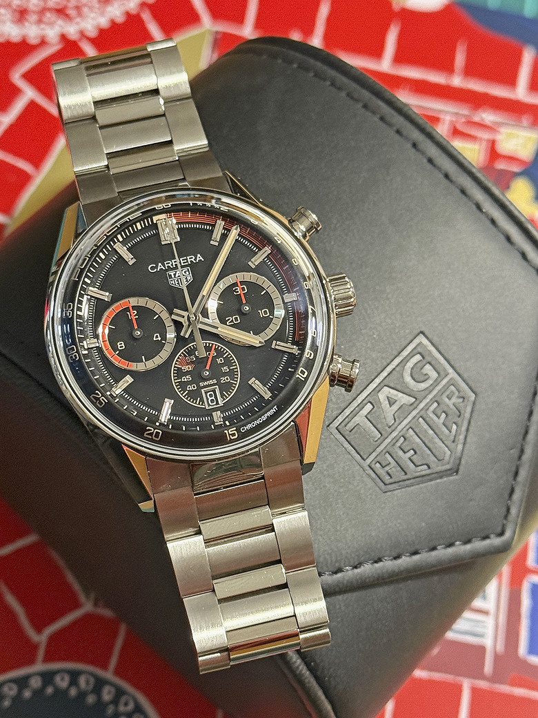 終於入手,珍藏著Porsche 911超跑加速靈魂的豪雅計時腕錶