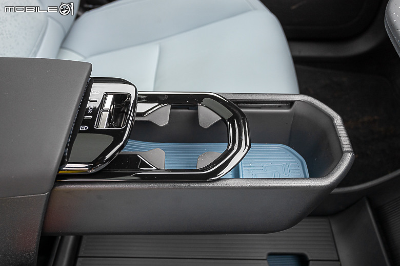 Volvo EX30 Twin Motor Performance 試駕｜ 有型、有趣但不容小覷的純電小休旅！