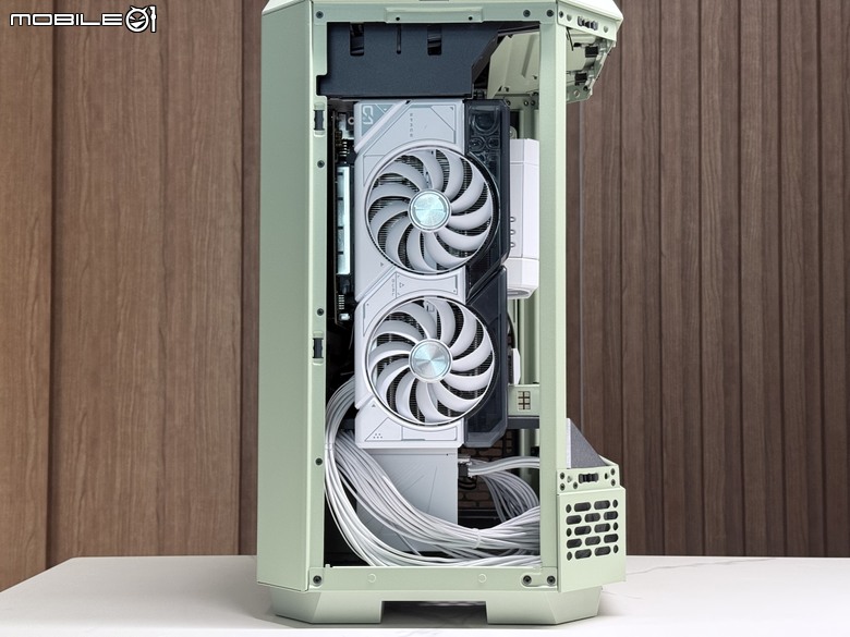 透視 The Tower 家族新成員! Tower 250 ITX機殼