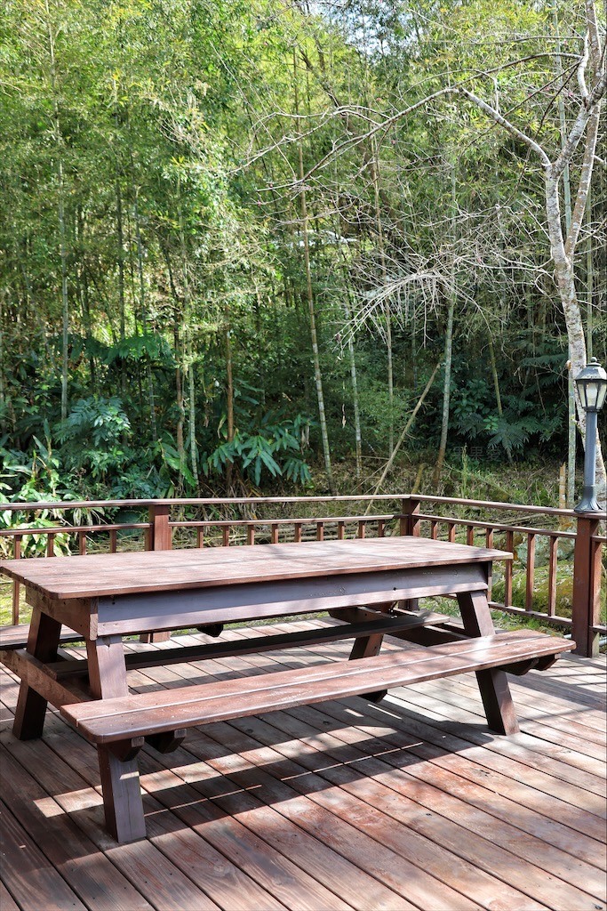 獨棟主題式溜滑梯小木屋,房間裡面有滑梯還有很多玩具、玩偶,小朋友玩得超開心!