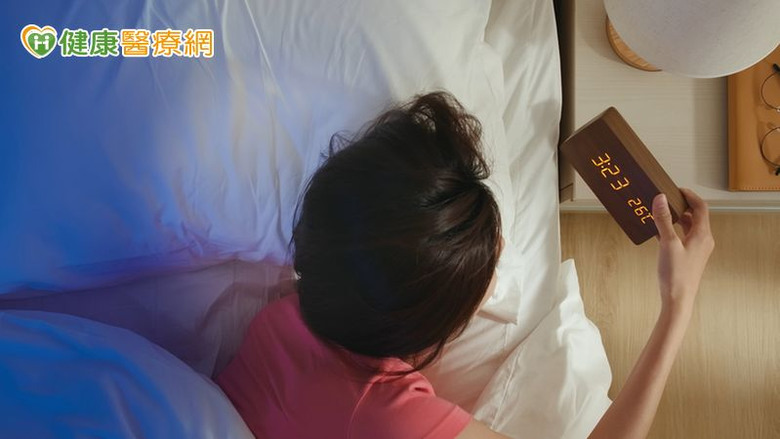 更年期失眠心臟病及中風風險加劇！調心補腎助改善