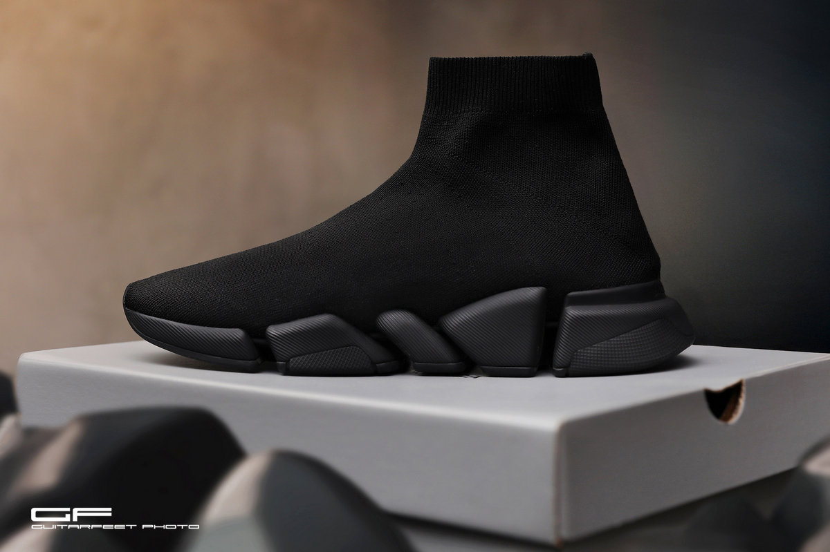 --是襪是鞋-- 巴黎世家 Balenciaga Speed Trainer 2.0 & YEEZY Pods之穿襪上路開箱分享