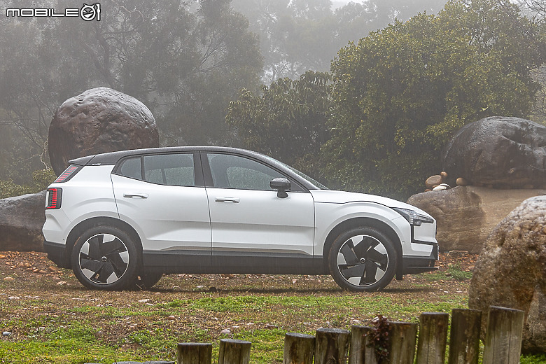 Volvo EX30 Twin Motor Performance 試駕| 有型、有趣但不容小覷的純電小休旅!