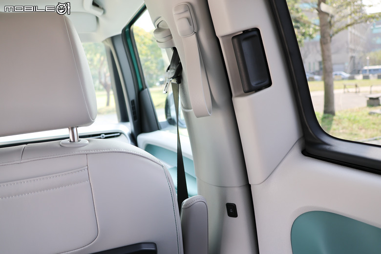 福斯商旅 Volkswagen ID.Buzz Pro S 試駕|承先啟後的經典味、豐富且出色的空間機能!