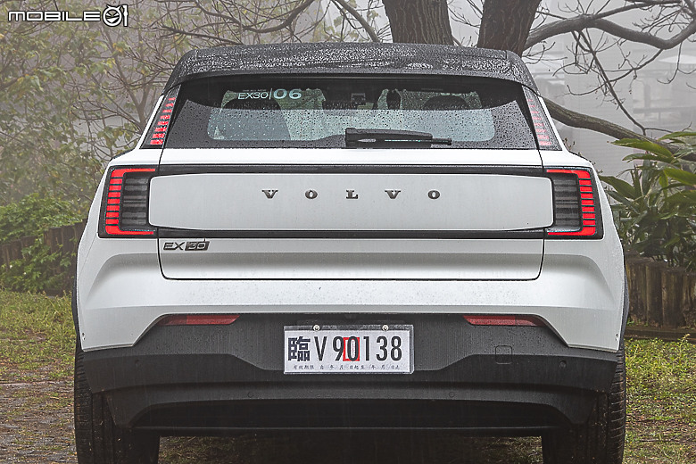 Volvo EX30 Twin Motor Performance 試駕| 有型、有趣但不容小覷的純電小休旅!