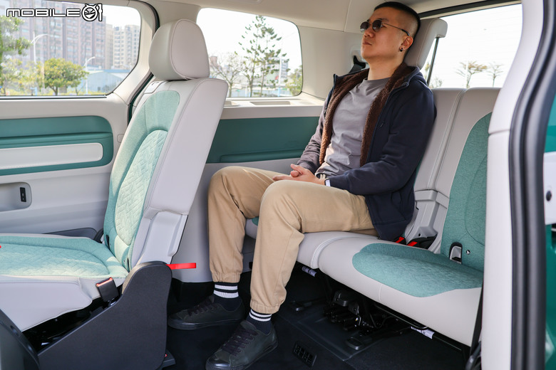 福斯商旅 Volkswagen ID.Buzz Pro S 試駕|承先啟後的經典味、豐富且出色的空間機能!