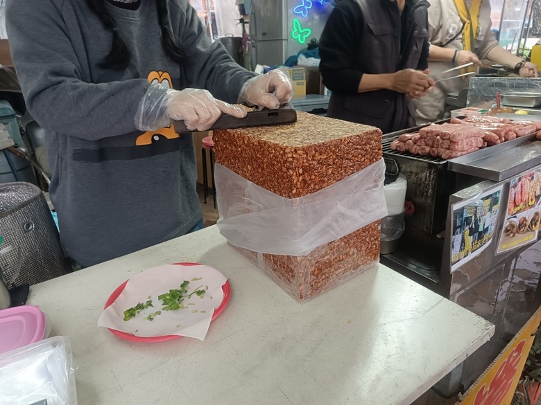 湯圍溝溫泉公園、麒麟酒店、成功國小舊禮堂與校長宿舍(moku旅人書店)、聖母醫院耶穌聖心堂、勉民堂、羅東中山公園、中興文化創意園區 — 礁溪溫泉旅館與羅東一日遊