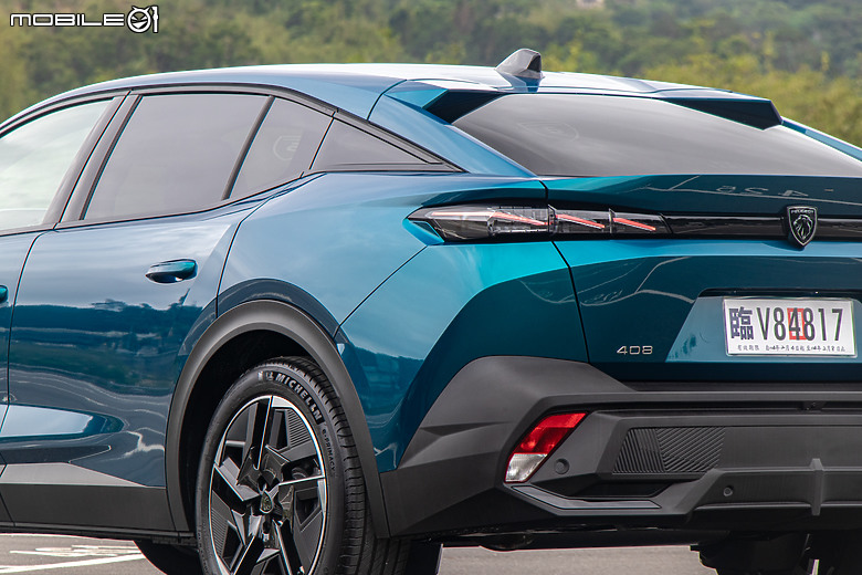 Peugeot 2008 Hybrid、408 Hybrid 新年式試駕|定價下殺顯誠意,駕馭體驗再升級!