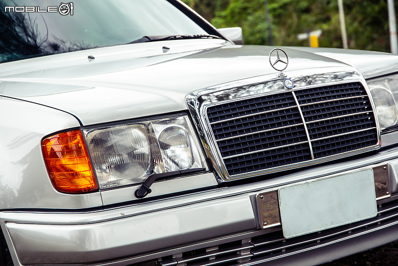 Mercedes-AMG E 53 Hybrid 4MATIC+試駕|完美詮釋性能與節能得以並存!feat. W124 500E