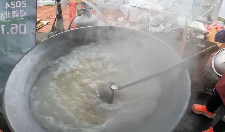 嘉義雙潭馬拉松，現煮思慕魚湯暖心暖胃